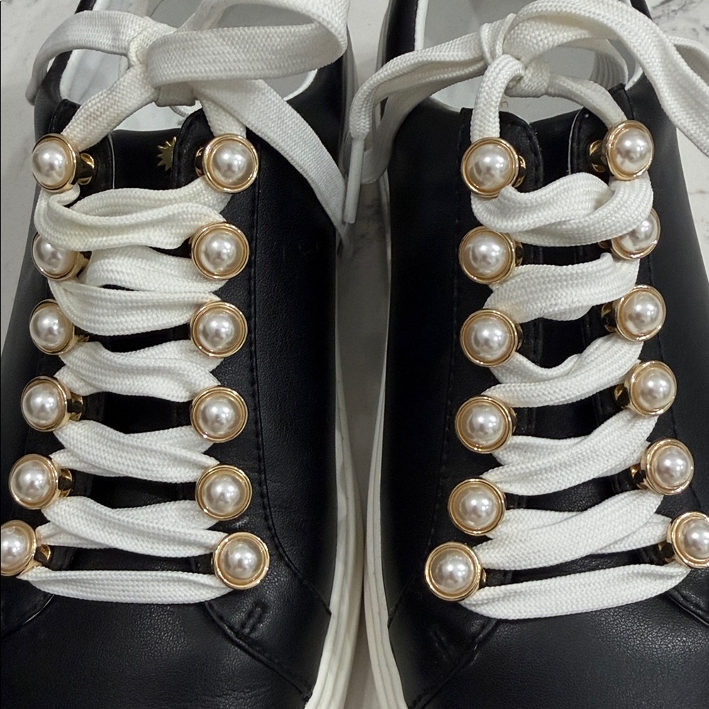 Stuart Weitzman Excelsa Faux Pearl-Embellished Leather Sneakers. - Picture 6 of 11
